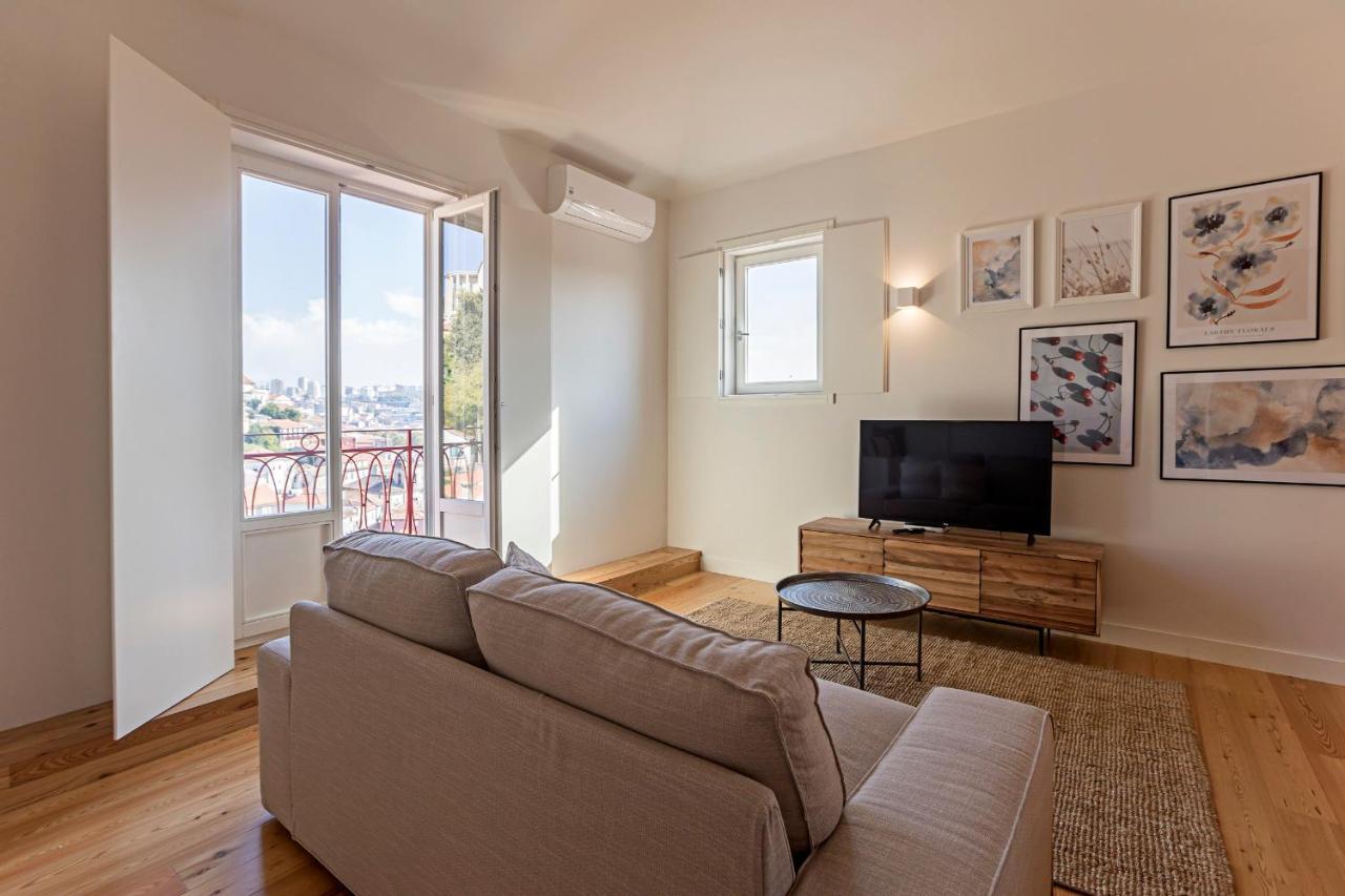 Wonderful Flat Near River W/ Ac By Lovelystay Porto Luaran gambar